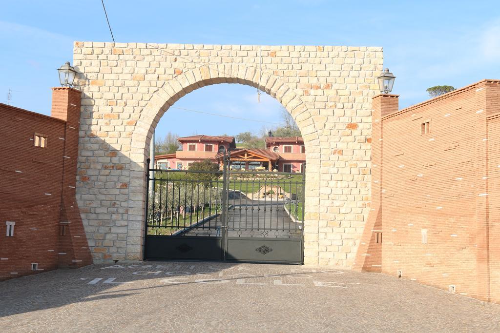 Agriturismo Ciociaro " Il Colle " Hotel Ristorante Ceprano Ngoại thất bức ảnh