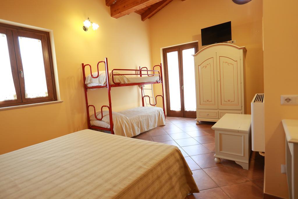 Agriturismo Ciociaro " Il Colle " Hotel Ristorante Ceprano Ngoại thất bức ảnh