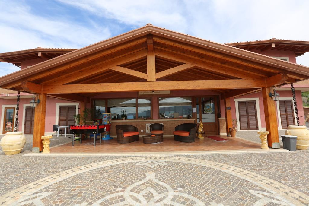 Agriturismo Ciociaro " Il Colle " Hotel Ristorante Ceprano Ngoại thất bức ảnh