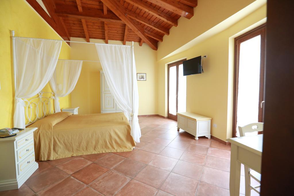 Agriturismo Ciociaro " Il Colle " Hotel Ristorante Ceprano Ngoại thất bức ảnh